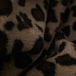 Meet your Posher, Jecenia